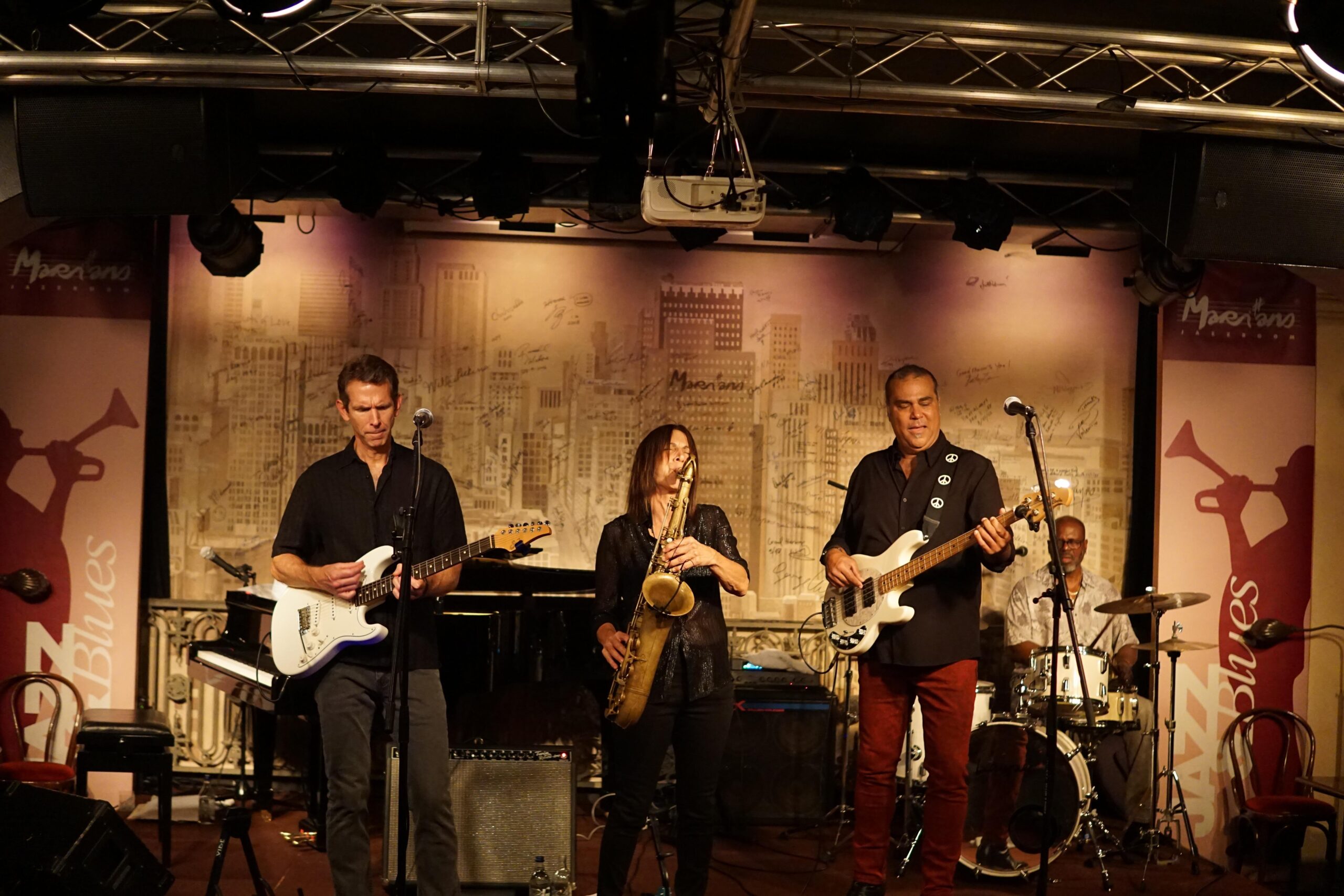 Deanna Bogart with The Eric Scott Trio: Electrifying Blues